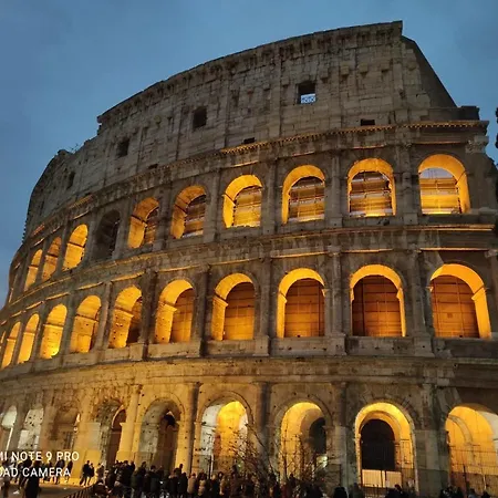 Luminoso In Centro Storico Rome
